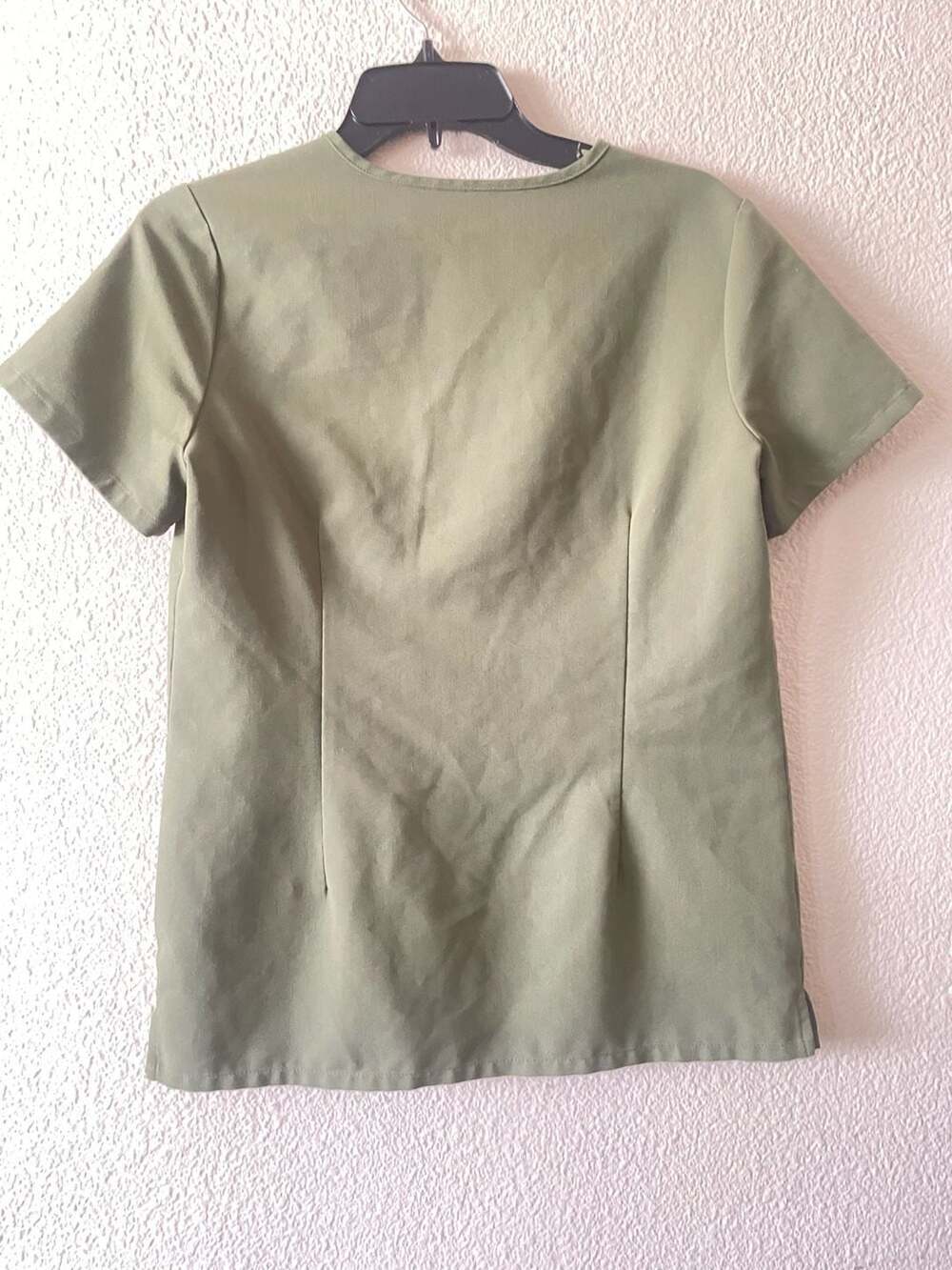 Figs Casma Three-Pocket Scrub Top Olive Green Women's XS - Picture 6 of 6